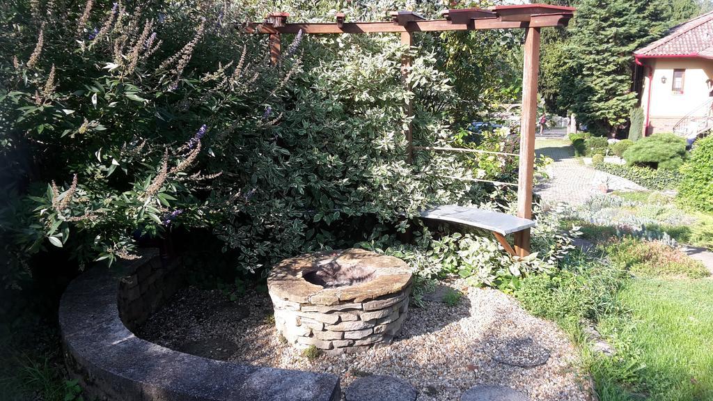 Bundi Vendeghaz Ξενοδοχείο Kehidakustány Εξωτερικό φωτογραφία